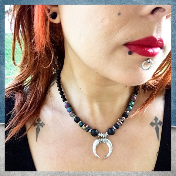 Moon bead necklace . Genuine Onyx , black lava rock druzy quartz silver choker - Picture 4 of 11